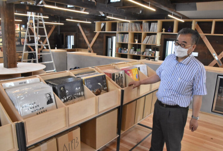 レコード店は元繭蔵　岡谷に７月オープン　繭を紡ぐ場→人をつなぐ場へ