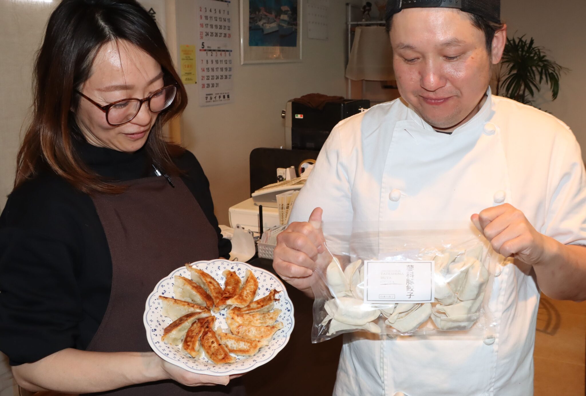 「地元のおいしい食材」のギョーザ　直売所が佐久市にオープン
