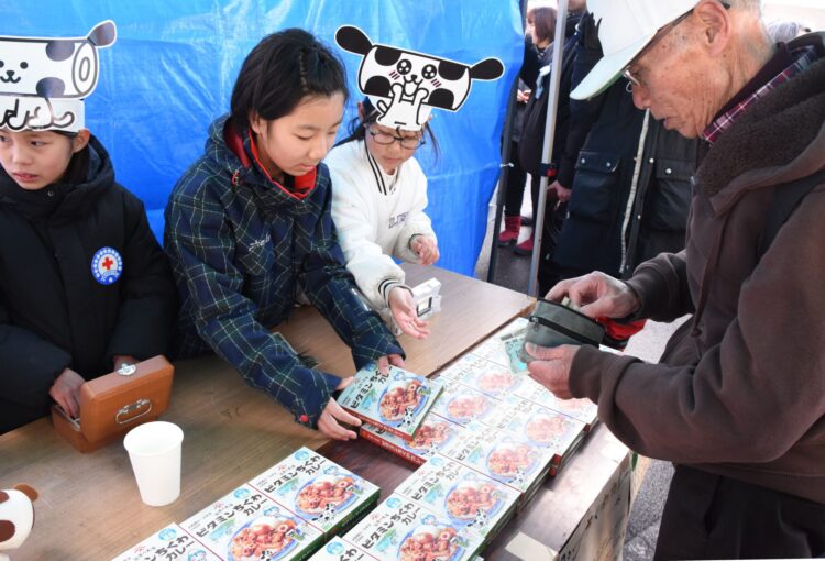 ソウルフード“ビタミンちくわ”入りのカレー　大町市の小学生の思いが実現