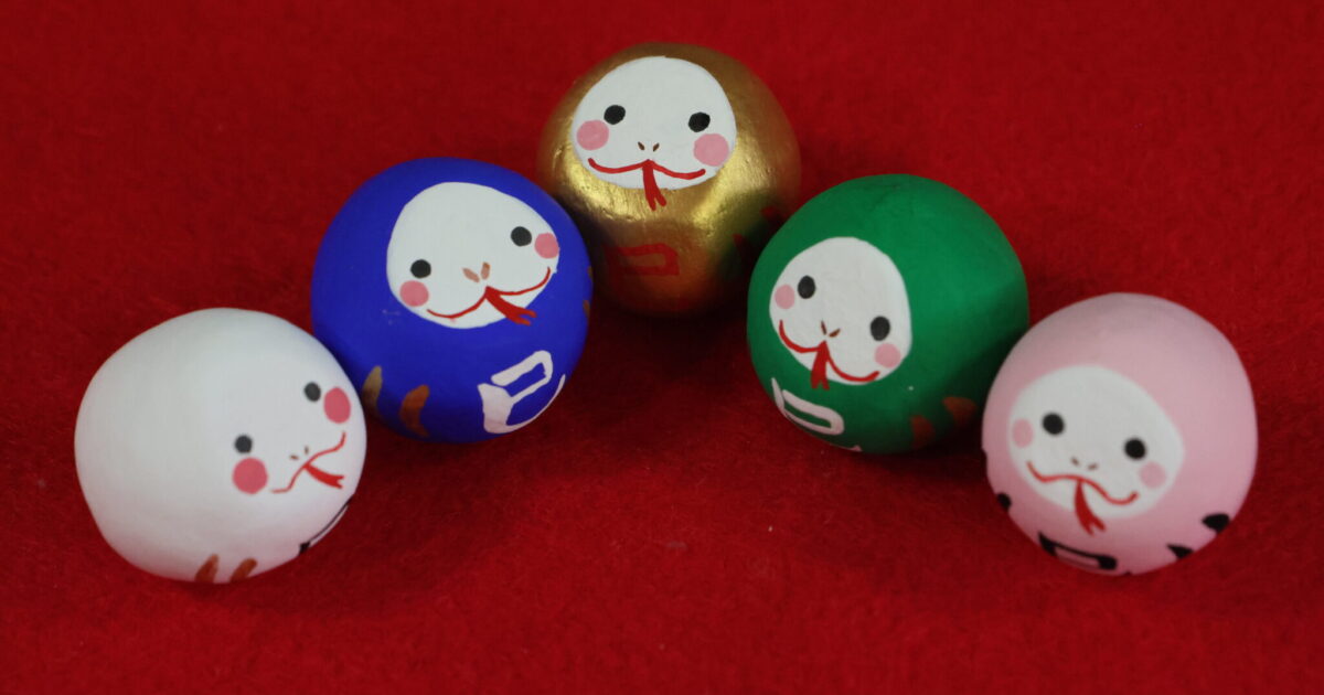 運気アップの土人形 「五福のへび」販売 中野市内5ヵ所を巡ると