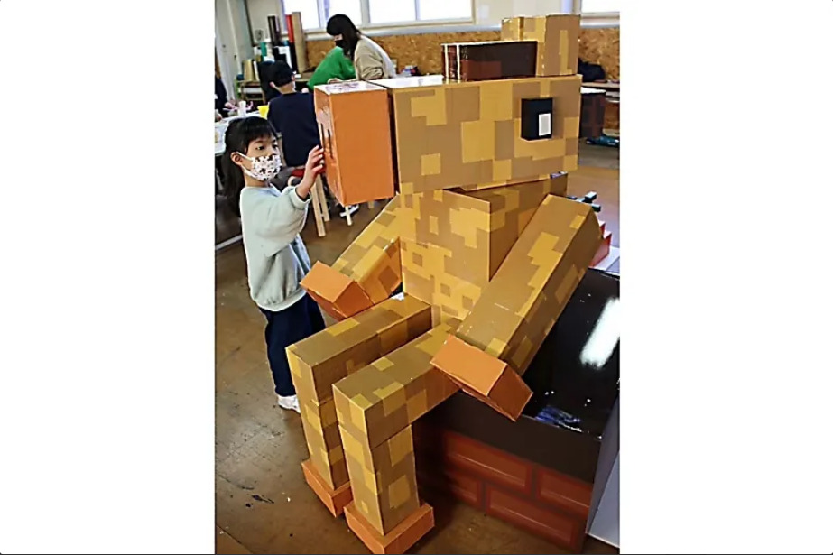 長野市名物の干支オブジェ　2026年はマイクラ風